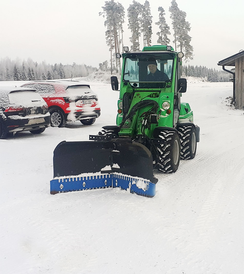 Pihapalvelut TPV tarjoaa monipuoliset pihapalvelut, mökkitalkkaripalvelut ja kuljetukset Hausjärvellä sekä lähialueilla (Riihimäki, Hyvinkää, Janakkala, Loppi).